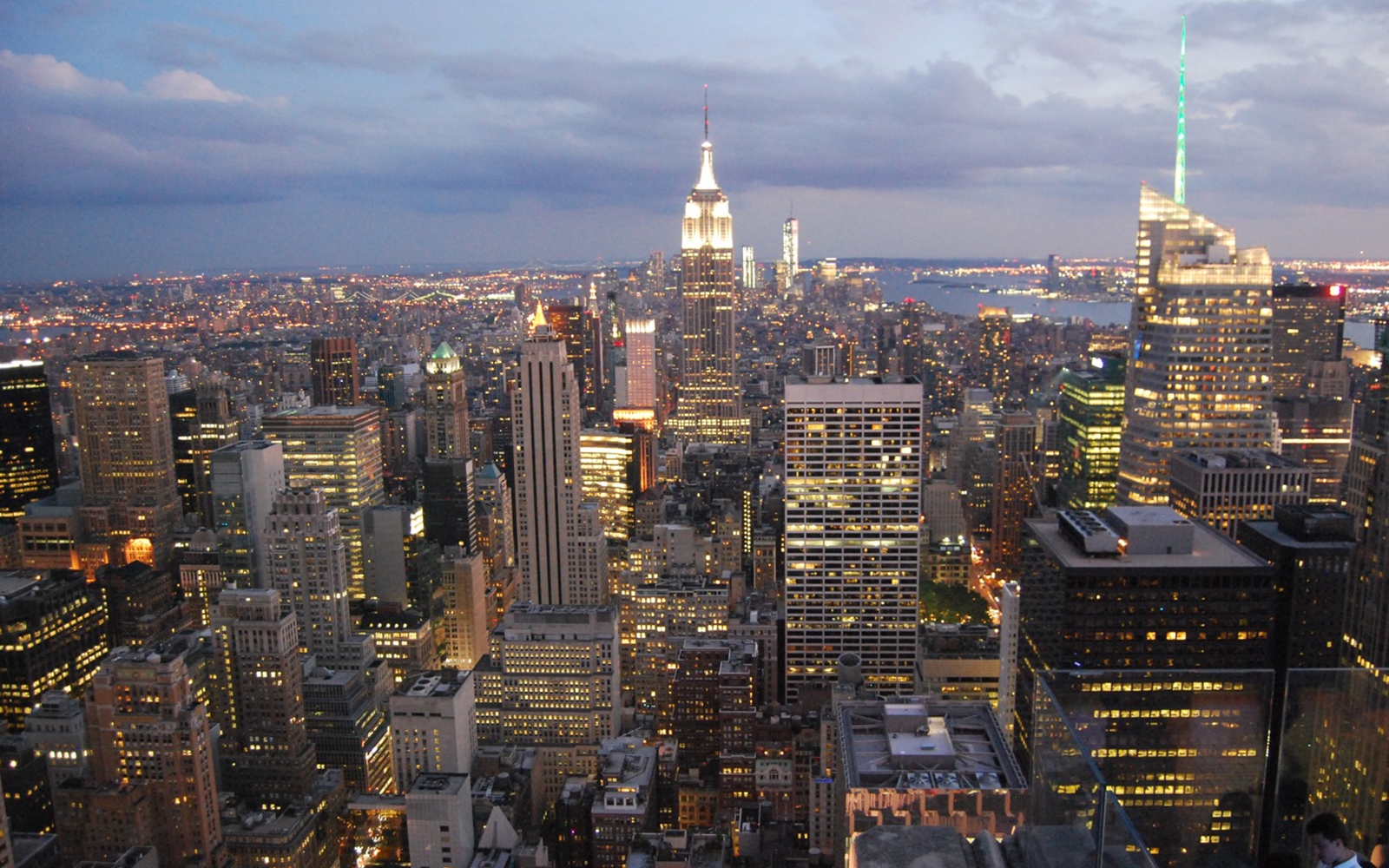 全て日本語の国産CMSだから、設置も更新も簡単、わかりやすい。